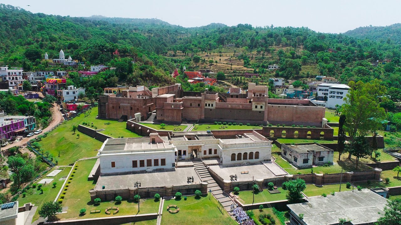 Dehradun To Ramnagar Taxi Service